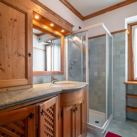 Verocai Charming R&r Apartment