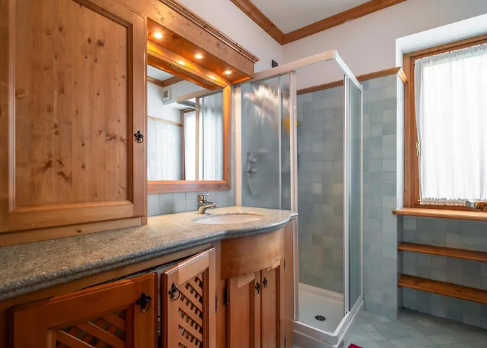 Verocai Charming R&r Apartment