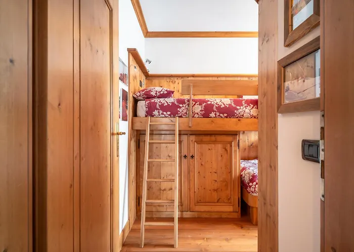 Verocai Charming R&r Apartment
